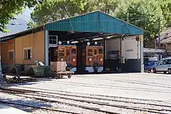 Wagenhal met motorwagens van de FS bij het station van Sóller; 22 juli 2014.