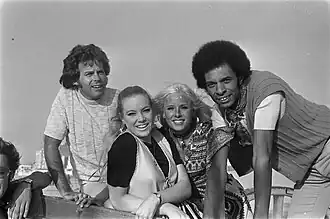 Marius Monkau (rechts) met collega's ten tijde van het Songfestival van Knokke (1970)