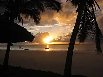 Zonsopgang aan het strand in Mombasa