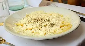 Spaghetti cacio e pepe