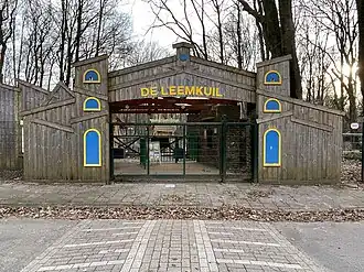 Entreegebouw De Leemkuil aan de Luciaweg