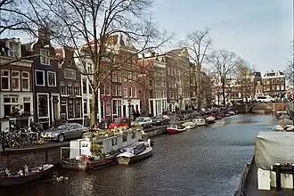 De Spiegelgracht gezien in de richting Prinsengracht