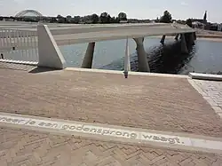 De verkeersbrug Lent - Stadseiland, de Lentloper.