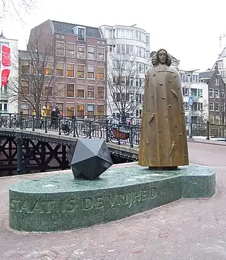 Spinozamonument, Amsterdam (2008) door Nicolas Dings
