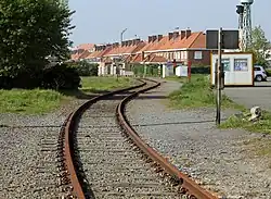 De lijn loopt achter de huizen van de Vissersstraat