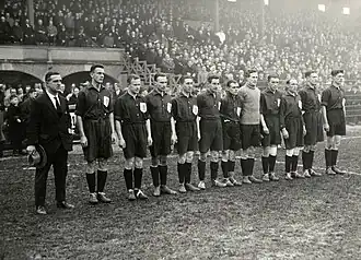 van Son met het Nederlands elftal (4e van rechts, 1923)