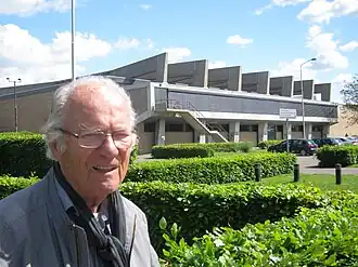 Architect Margry bij zijn creatie, mei 2013