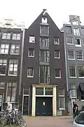 Pakhuis met puntgevel