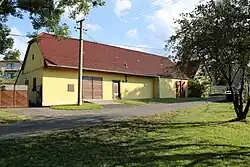 Boerderij in het dorp (2014)