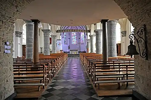 Interieur met zicht op het koor