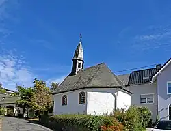 De achterzijde van de kapel.