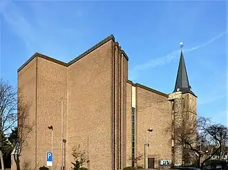 Modern gedeelte van deze kerk (Hans Schilling, 1970)