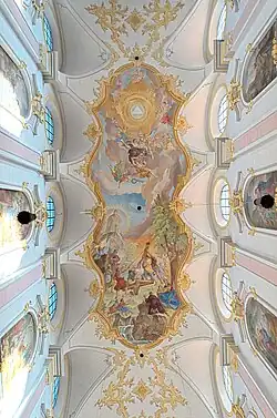 Fresco's met de marteling van Sint-Pieter.