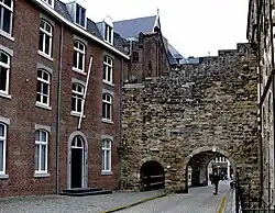 Bezinningscentrum (links)