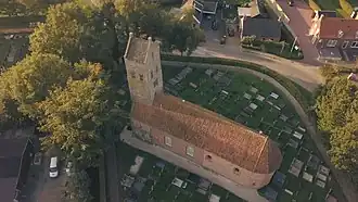 Luchtfoto van de kerk in 2017.