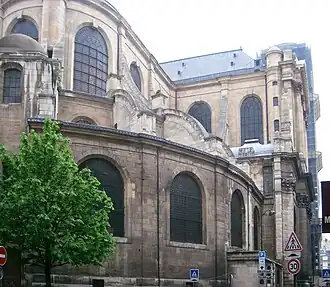 Koor van de kerk vanuit het noordoosten