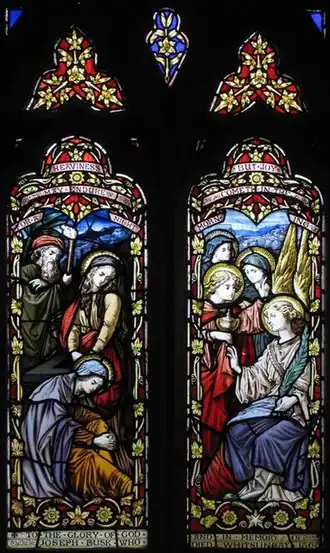 Engelse vertaling van Psalm 30 onderaan een glas-in-loodraam in de Sint-Gilliskerk in Codicote