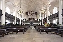 Orgel aan de westzijde