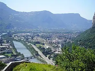 Uitzicht op Saint-Martin-le-Vinoux vanaf de Bastille van Grenoble