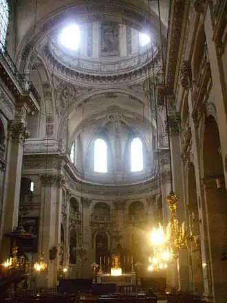 Interieur van de kerk