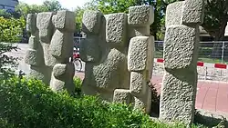 Staande figuren (1956) in Amsterdam-Zuid