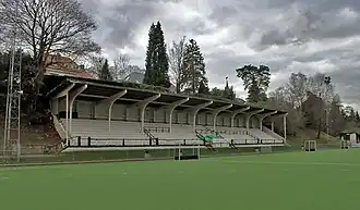 De hoofdtribune van de Ganzenvijver