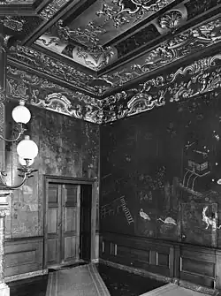 Burgemeesterskamer met goudleerbehang