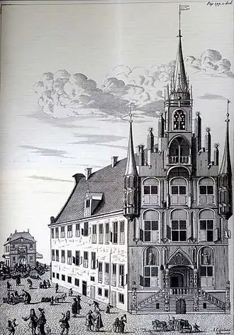 Gravure van het stadhuis van Gouda door Arent Lepelaer omstreeks 1712.[1]