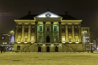 Stadhuis bij avond