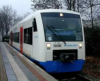 VT 304 van Stadler Rail op 21 december 2002 te Duisburg-Ruhrort (testvoertuig Stadler Rail)