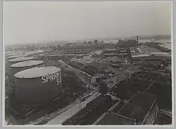 Zicht op Shellterrein in oostenlijke richting circa 1930