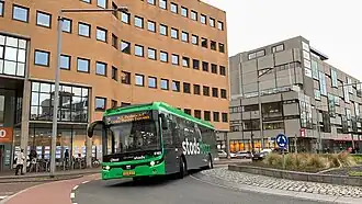 Een elektrische Ebusco 2.2 LF in Dordrecht, in dienst bij Qbuzz.