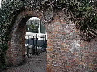 Stadsmuur in de Molenstraat / N228