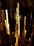 Stalagmites de calcite blanche