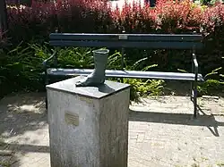 Standbeeld De sok van Lex Quartel