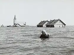 Het beeld onder water in 1945