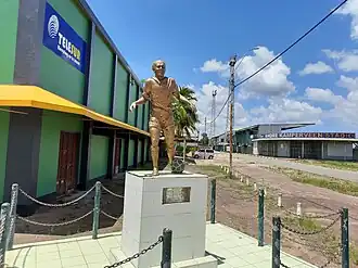 het standbeeld van André Kamperveen