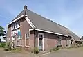 + bijgebouwen