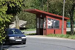 Bushalte in het dorp (2011)