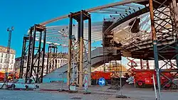 April 2021, de stationshal en de tijdelijke ondersteuning voor de luifel