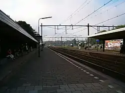 Kijkend naar het zuiden vanaf perron 1 (2004)