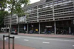 Achterzijde van het station