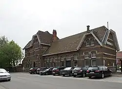 Voormalig stationsgebouw van Hansbeke (straatkant)