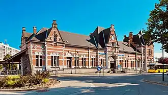 Het stationsgebouw in 2021