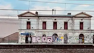 Het stationsgebouw in 2021