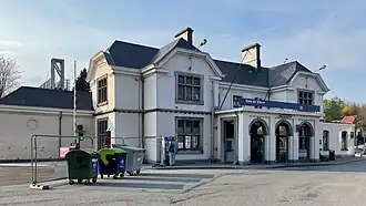 Het stationsgebouw in 2023