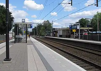 De sporen 2 en 1 (links spoor 3) op station Wierden
