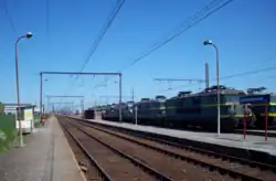 Station Zwankendamme: de twee doorgaande sporen van lijn 51A (foto 2010)