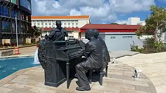 Standbeeld ter ere van de componisten van "Aruba dushi tera", Plasa Padú, Oranjestad
