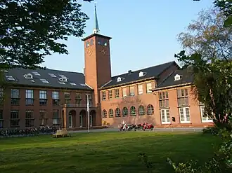 Het Stedelijk Gymnasium Leiden (Fruinlaan, nu locatie Athena) in 2011